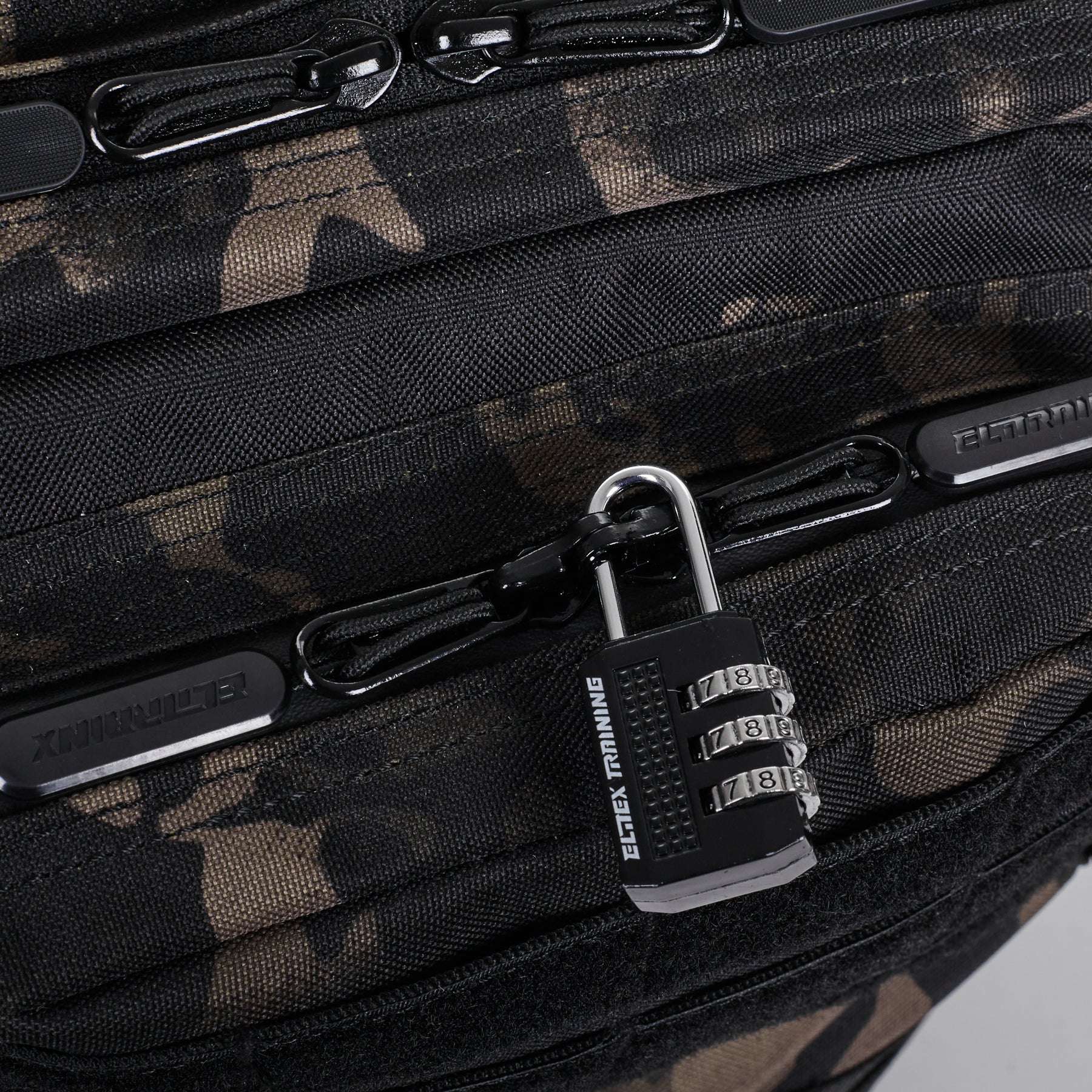 25L_NEGRO_CAMUFLAJE_-_DETALLE2_1800x1800